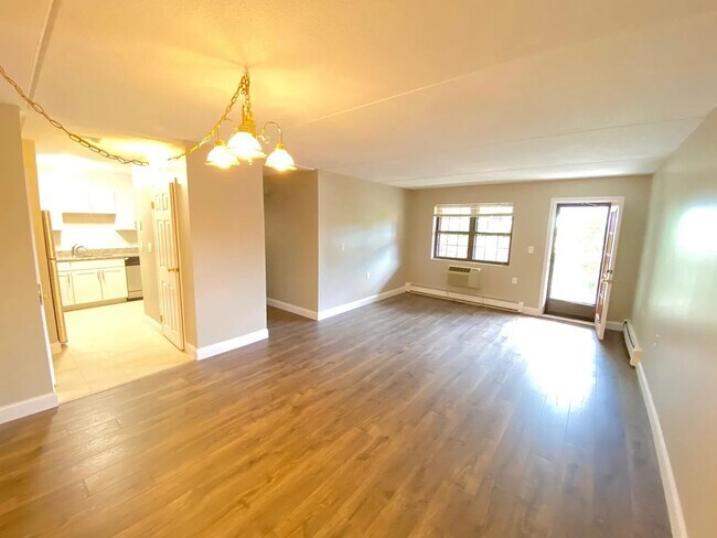 Building Photo - 775 Highland Ave