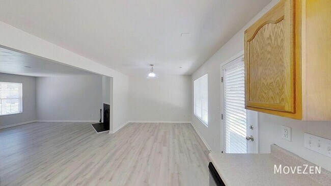 Building Photo - 1205 Ricochet Dr
