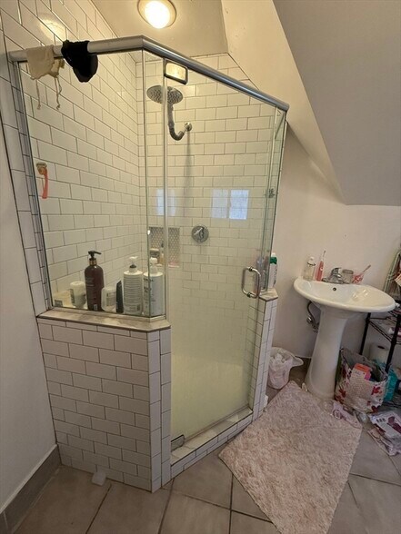 Primary Photo - 22 Highland Ave