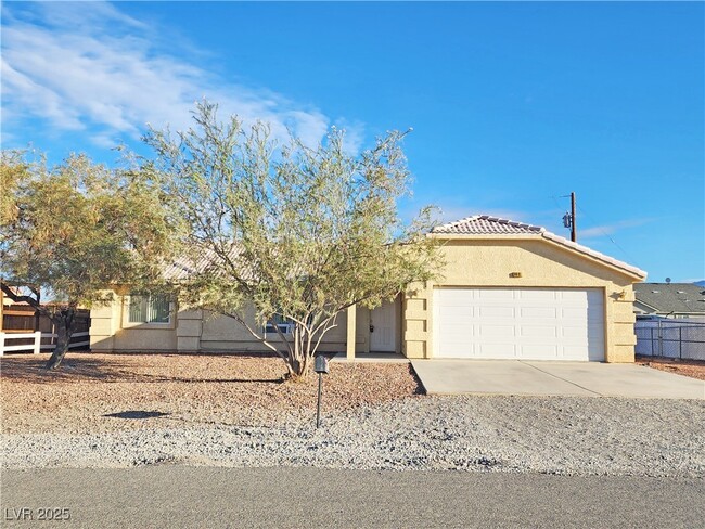 Building Photo - 960 Lone Pine Rd