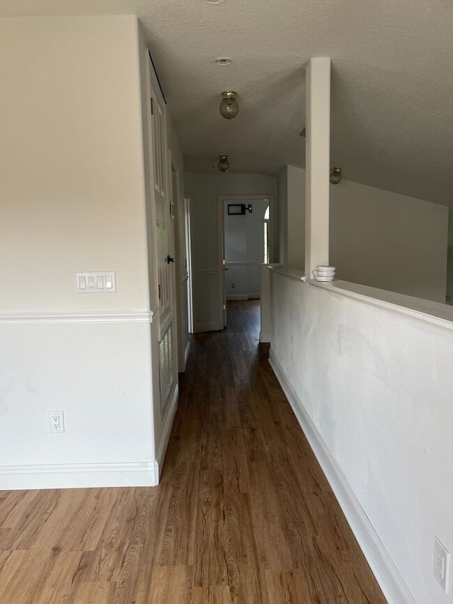 Building Photo - Dr Phillips area 3 bedroom 2.5  Bath Home With Bonus room