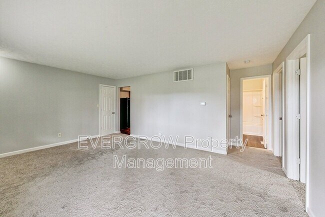 Building Photo - 961 Valley View Dr