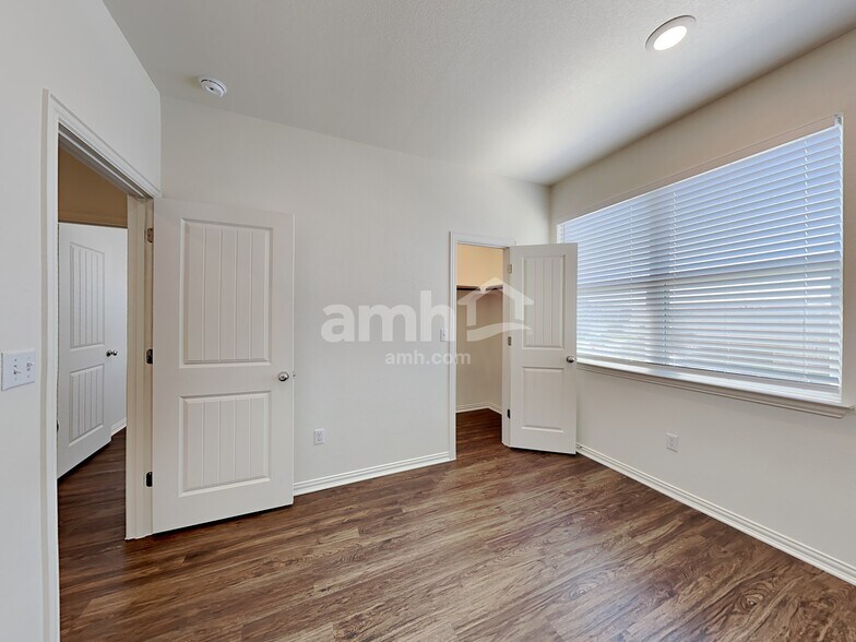 Building Photo - 168 Pebble Creek Run