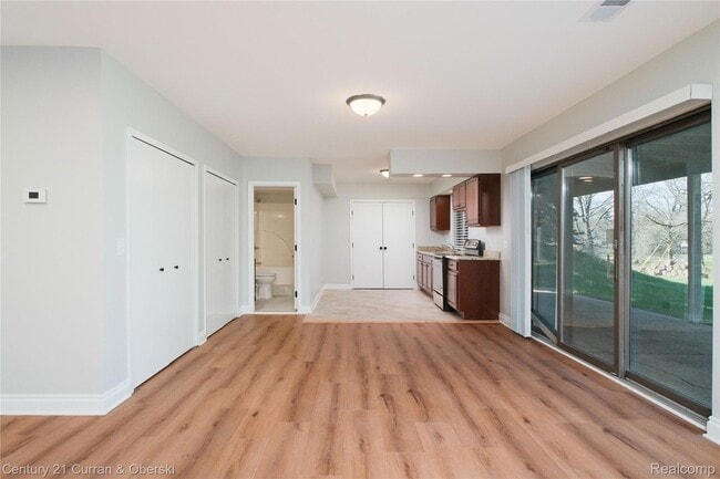 Building Photo - 1083 N Livernois Rd