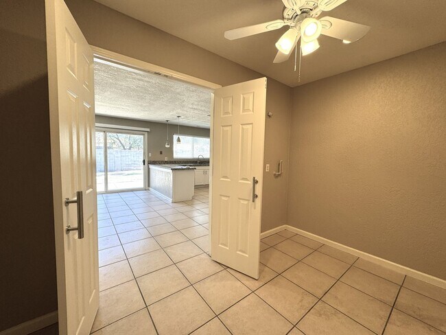 Building Photo - CORNER LOT 3 BEDROOM PLUS DEN WITH FIREPLACE AND LARGE YARD