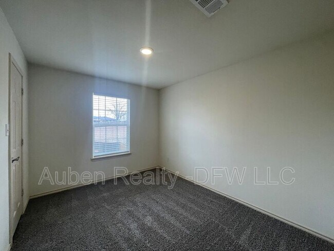 Building Photo - 909 Parkplace Ridge
