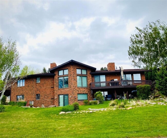 Primary Photo - 1 Volk Terrace