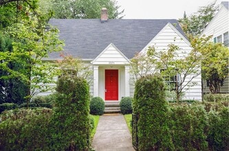 Building Photo - 3571 SW Council Crest Dr