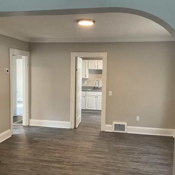 Building Photo - 17000 Melgrave Ave