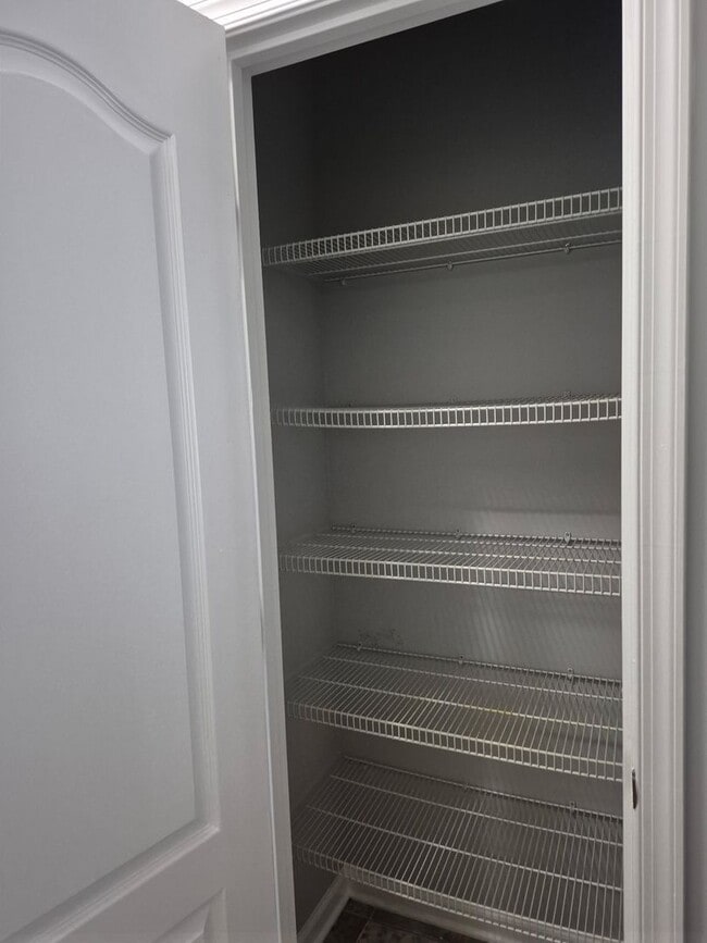 Building Photo - 3 Bedrooms, 2.5 Bathrooms Single Family Home