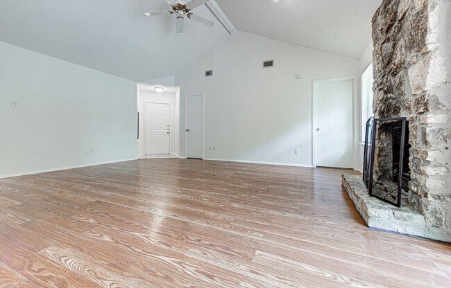 Building Photo - Move-In Ready Cherry Creek 3 Bedroom, 2 Bath!