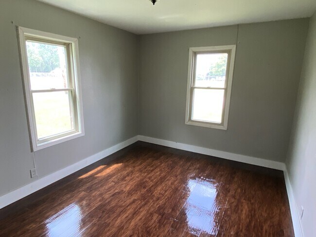 Bedroom - 606 N I St