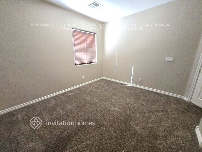 Building Photo - 5492 Oatfield St