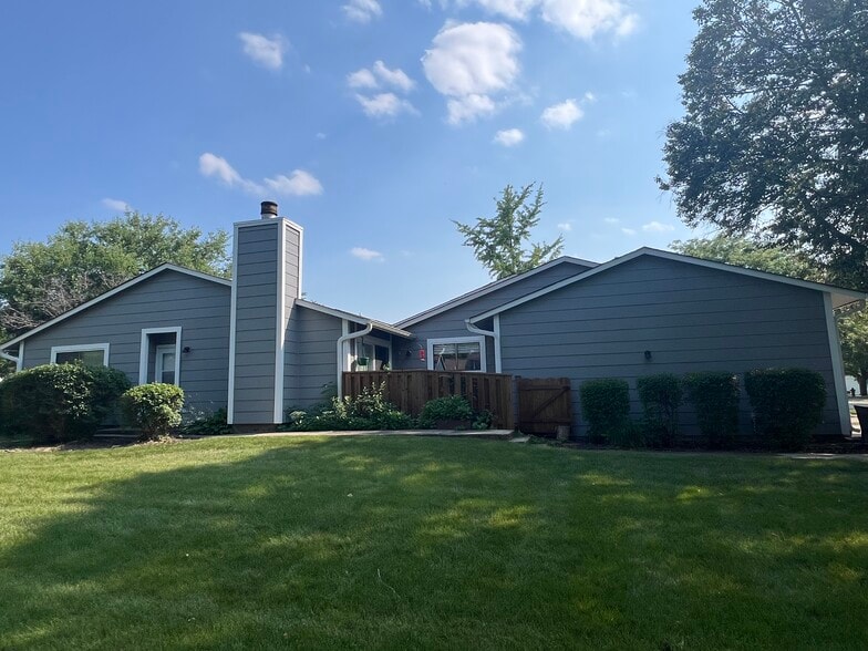 Primary Photo - 6851 Larkspur Ct