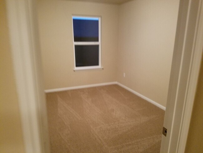 Building Photo - 5905 Montrelia Dr