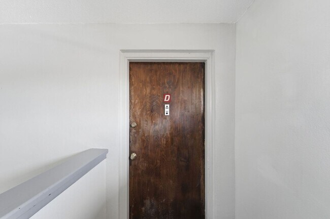 Building Photo - Modern & Spacious 2-Bedroom Apartment in Serene Oakridge Orlando