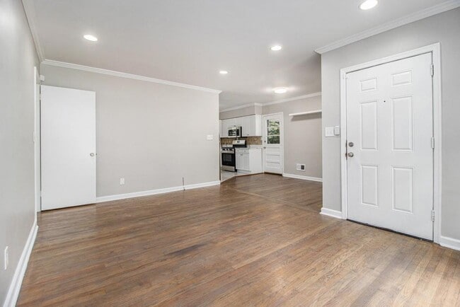 Building Photo - 2550 Graywall St