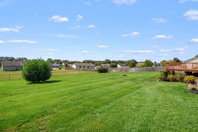 Building Photo - Four bedroom, 3 Bathroom with Bonus Room a...