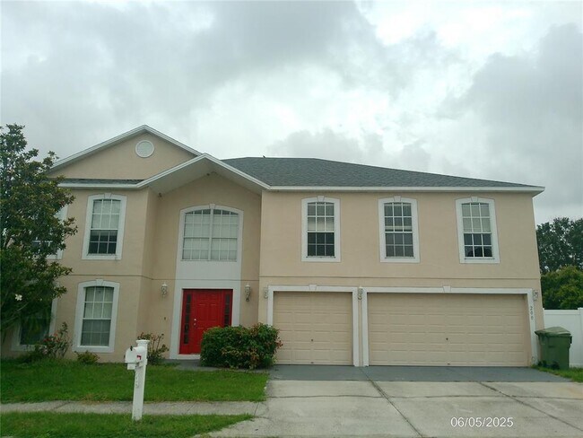 Primary Photo - 200 Fish Hawk Dr