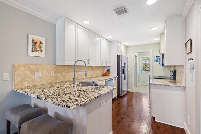 Building Photo - 3239 E Community Dr