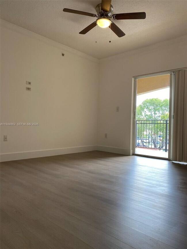 Building Photo - 220 SW 116th Ave