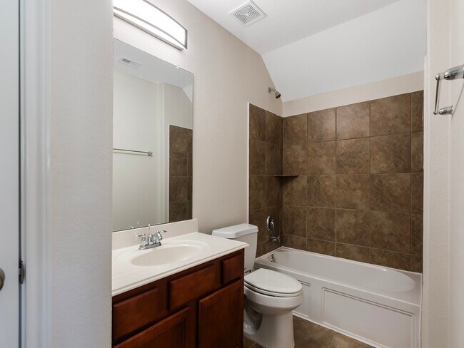 Building Photo - 47 W Lasting Spring Cir