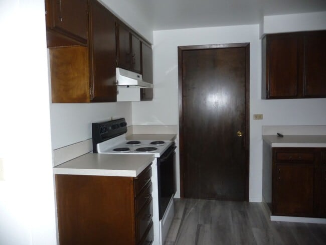 Building Photo - On cul de sac