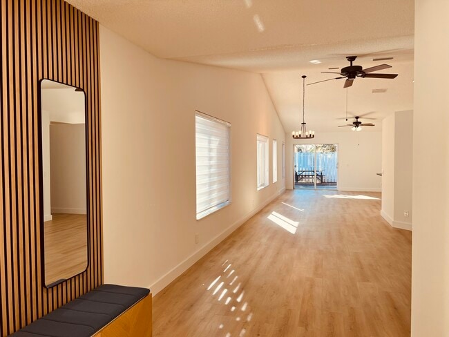 Building Photo - 1611 Palermo Dr