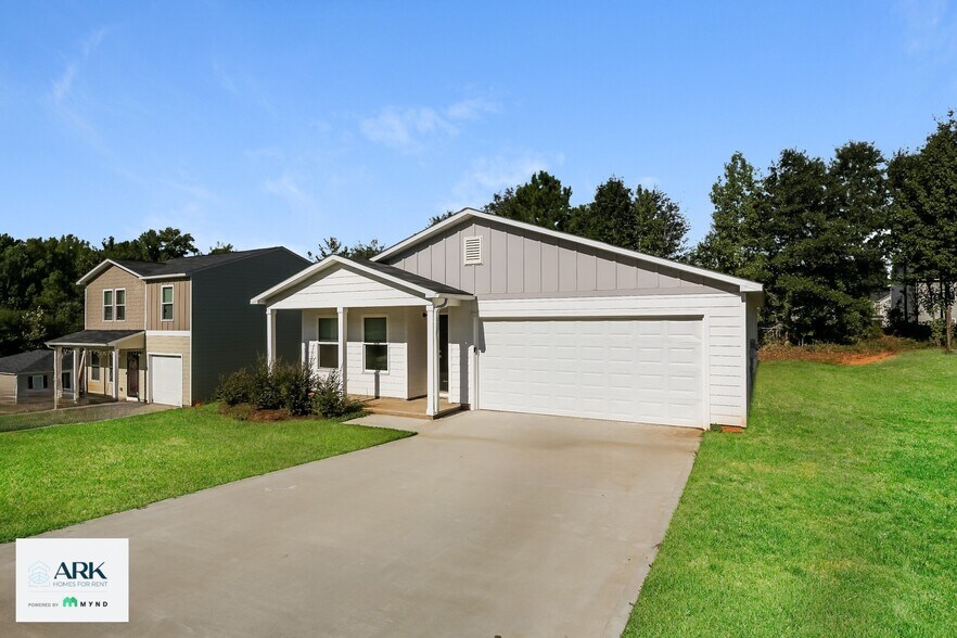 Building Photo - 173 Queens Cir
