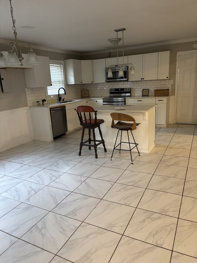 Building Photo - 1139 Pine Top Rd