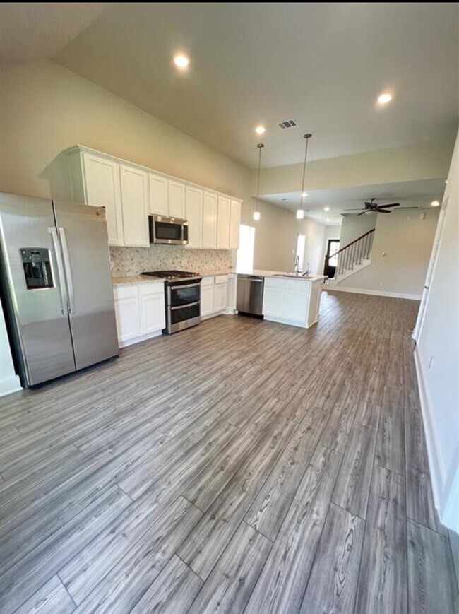 Building Photo - 17697 Tree of Heaven