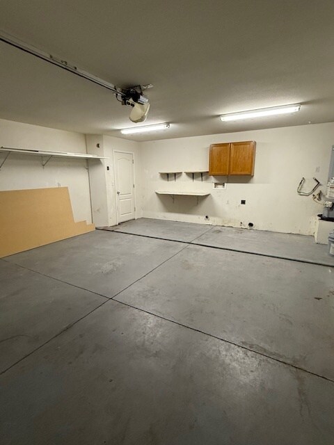 Building Photo - 4942 S Rinaldi Dr