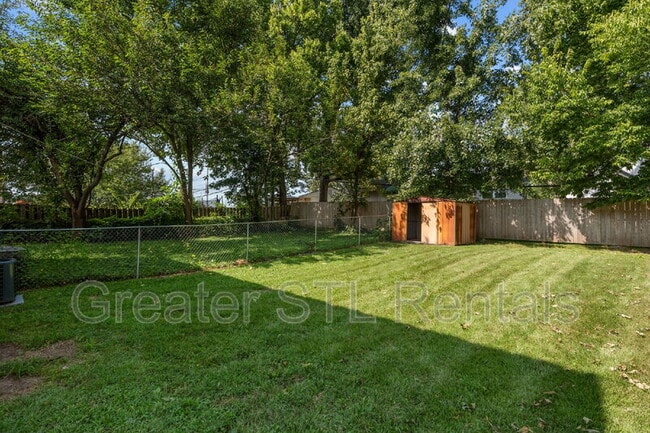 Building Photo - 2115 Campus Dr