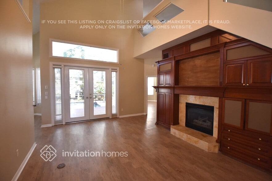 Building Photo - 272 Churchill Dr