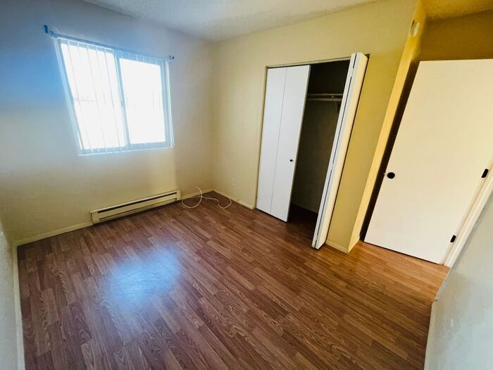 Building Photo - 330 E Corona Rd