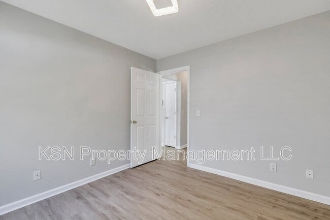 Building Photo - 129 Finn Cir