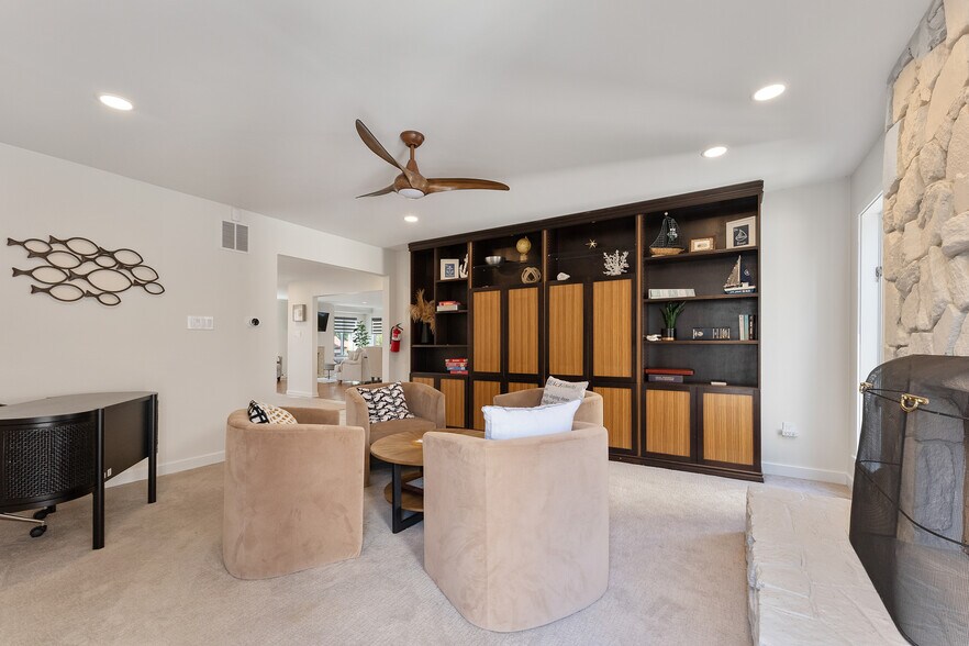 Building Photo - 7600 Bayshore Dr