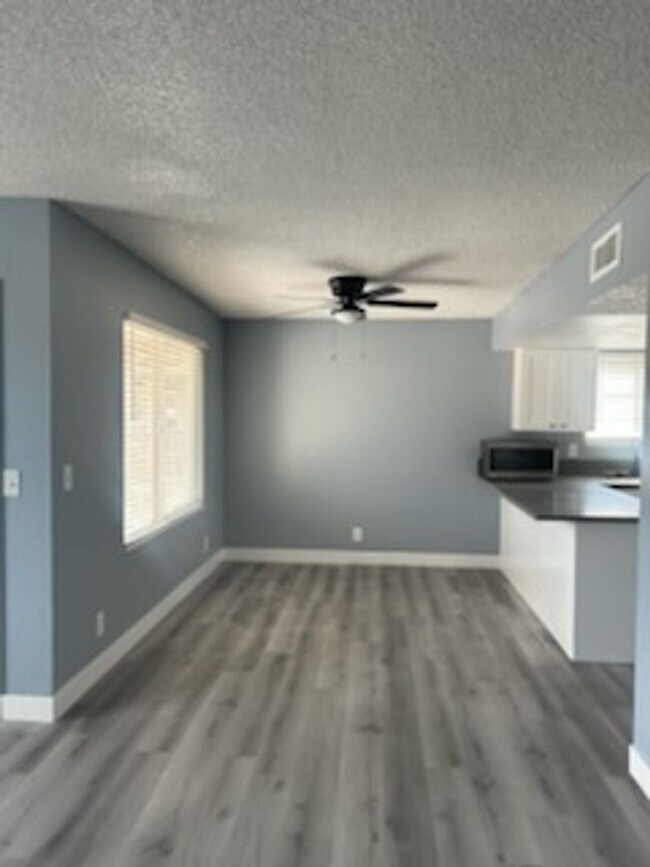Building Photo - 6240 Bellota Dr