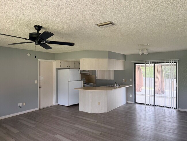 Building Photo - Adorable 2 Bedroom, 1 Bathroom, 1 Car Garage Home on a Large Corner Lot for rent.