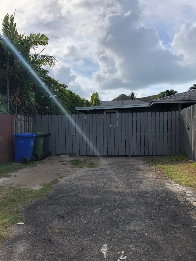 Building Photo - T1182ach