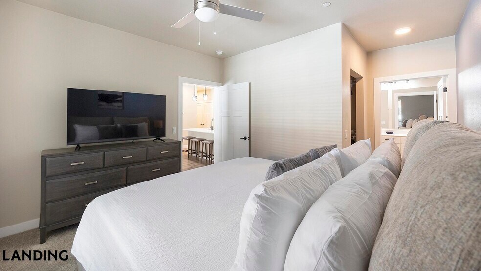 Building Photo - 2445 Estrella Pkwy