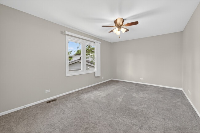 Building Photo - 212 Amherst Ct