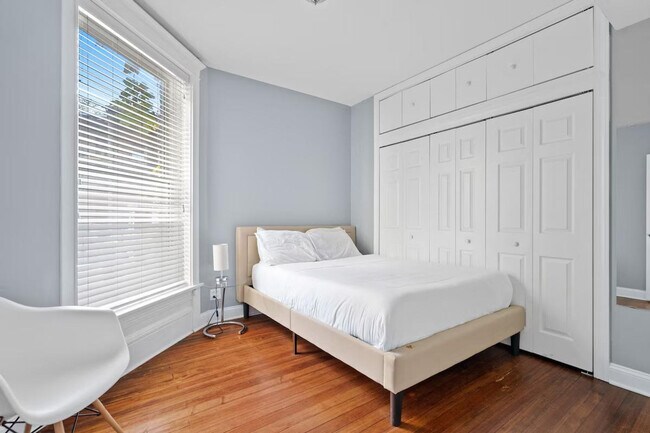 Building Photo - 2228 N Bissell St