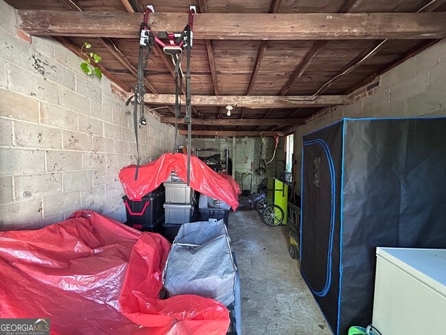 Building Photo - 601 Heard