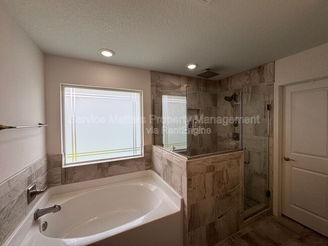 Building Photo - 5641 Micanopy Dr