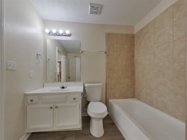 Building Photo - 3259 Jorns St