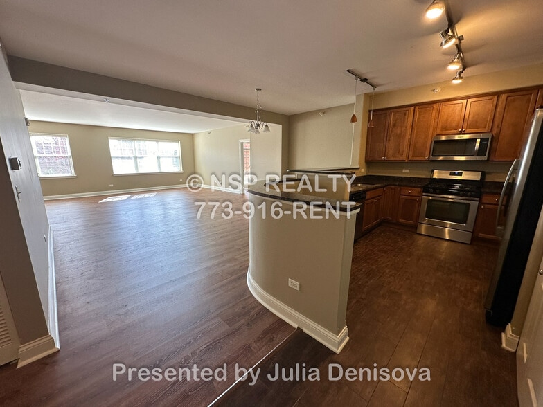 Building Photo - 1 Itasca Pl