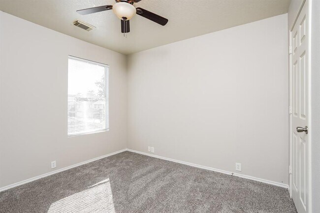 Building Photo - 23731 Pebworth Pl