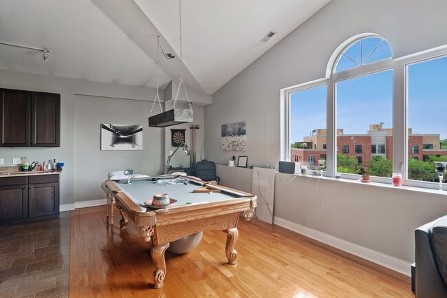 Building Photo - 2801 W Ardmore Ave