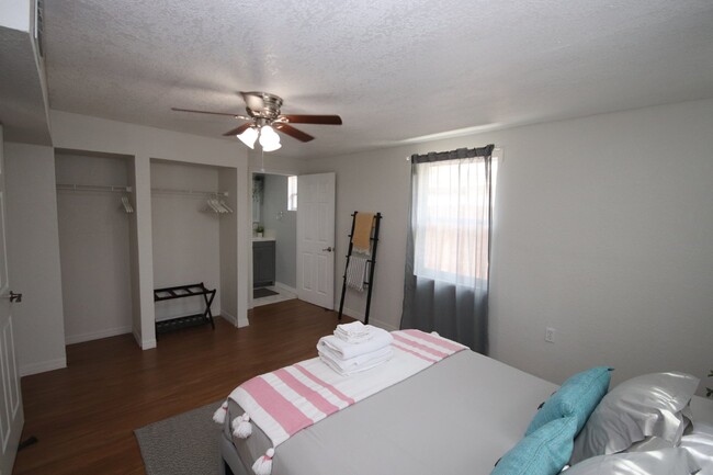 Building Photo - Incredible, completely remodeled FURNISHED...